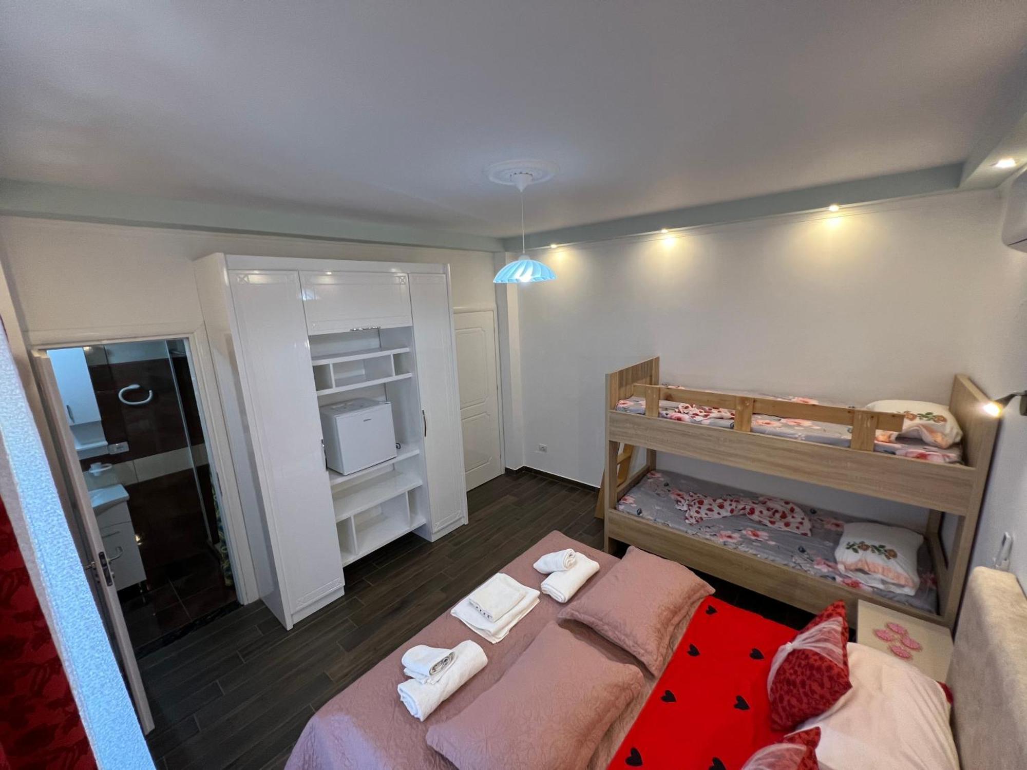 Adriatik Guesthouse Permet Exterior photo