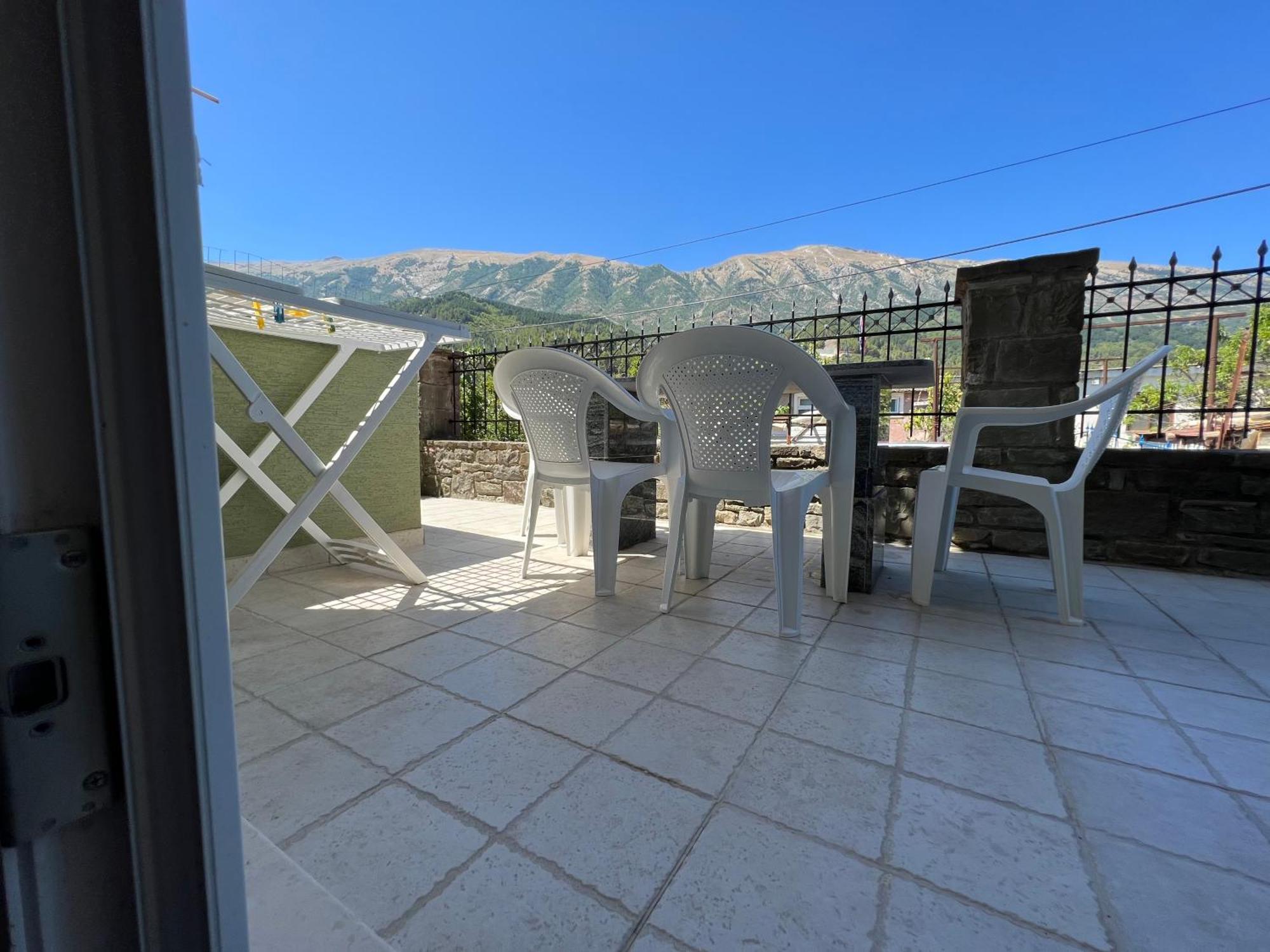 Adriatik Guesthouse Permet Exterior photo